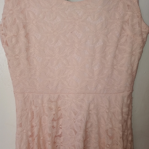 Beautiful Dress - Picture 6 of 9